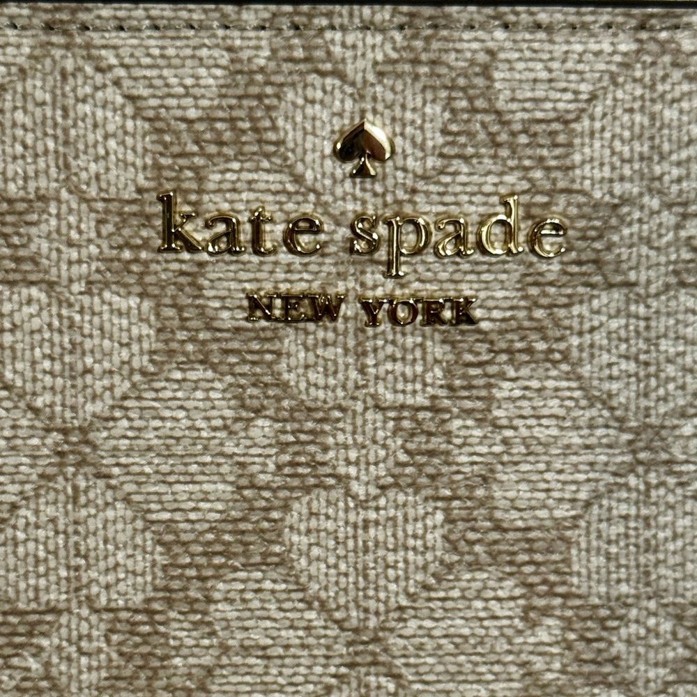 Kate Spade L-Zip Wristlet, NWT - Picture 13 of 14